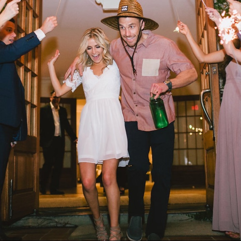 Lulu’s white lace dress